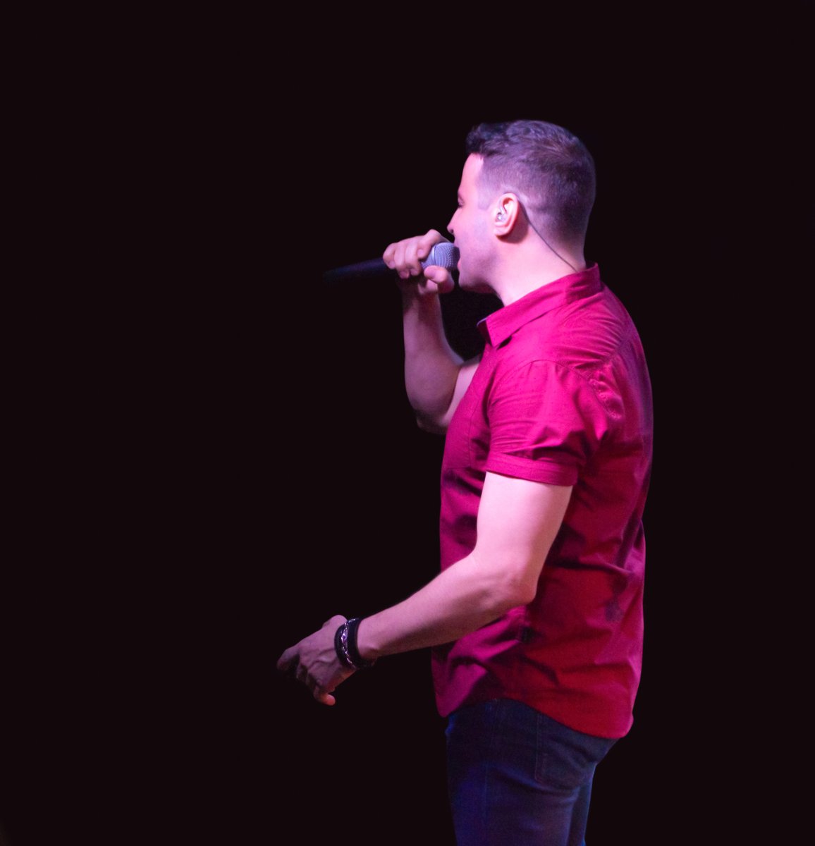 MonedaDura's tweet photo. ♪ Quédate, si el mundo entero miente, si no estás sola pero nadie entiende lo que sientes, porque el tiempo nunca vuelve atrás y tal vez luego te arrepientes… ♫ 😍😎 @NassiryLugo 📷 @janycfgos
.
.
.
#MonedaDura #NassiryLugo #MonedaDuraFans #FansMD #QuoteMD #Quédate https://t.co/LIYblerM8f