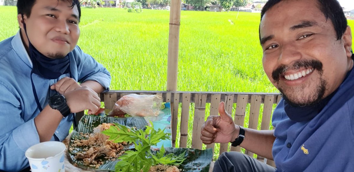 BCL_Talk's tweet photo. Ada yg kangen BCL Talk ga?
Gimana kalo kita makan di pinggir dangau dulu.. https://t.co/OsxpZXtlIN