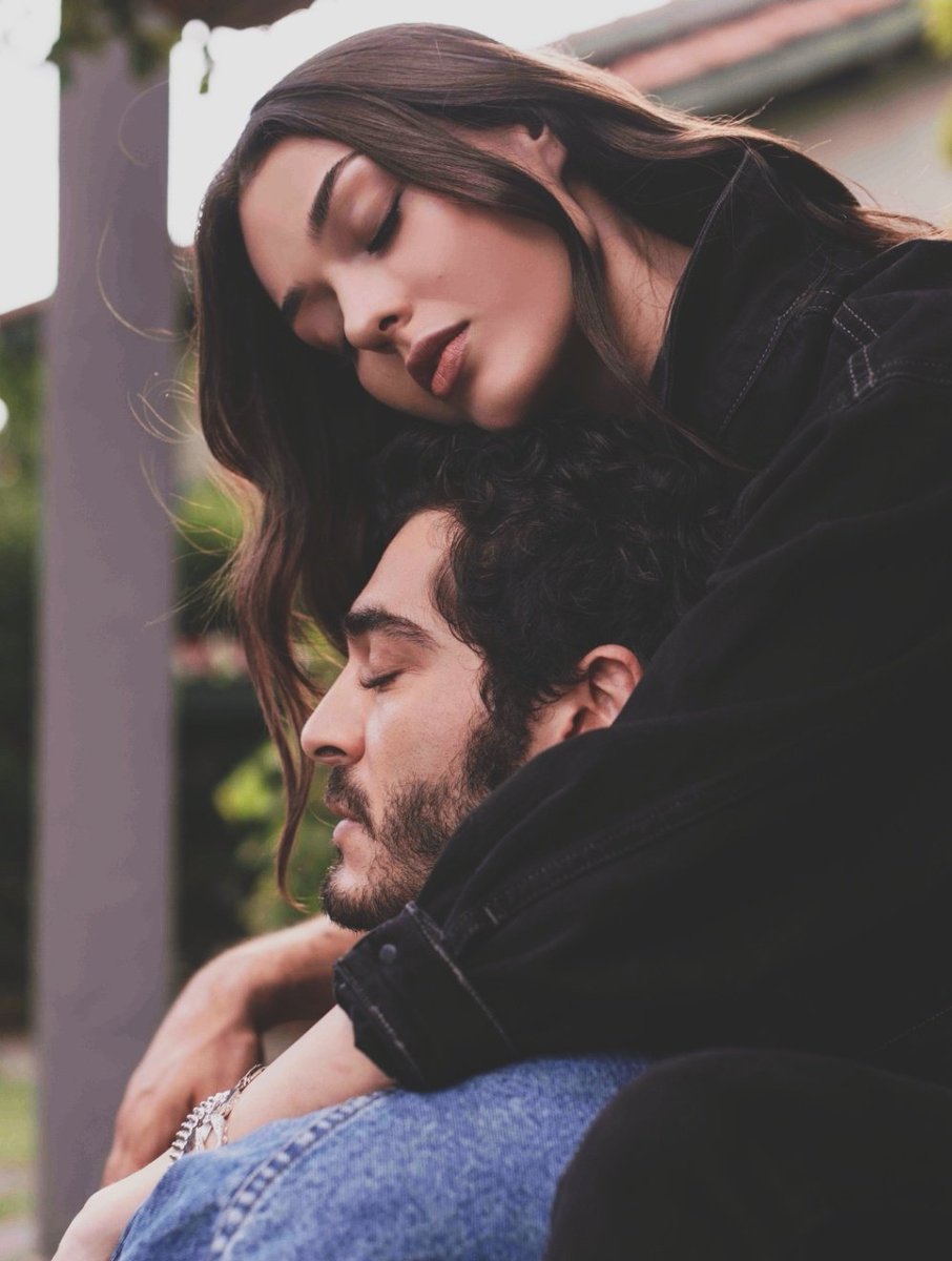 yasenbaby's tweet photo. ✨ #elir being a superior couple ✨

#dilançiçekdeniz #BurakDeniz #yarimkalanasklar https://t.co/pFKaSV4f1z