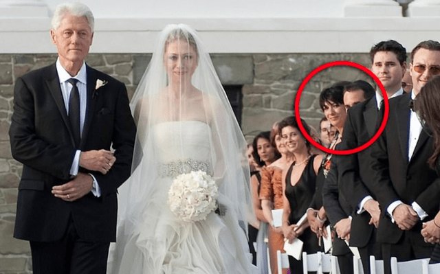 vicvon66's tweet photo. Just a reminder that Ghislaine Maxwell was front and center, an honored guest, at Chelsea Clinton's wedding.
#ClintonCorruption
#ClintonEpsteinConnection https://t.co/1dCrkM1OWW