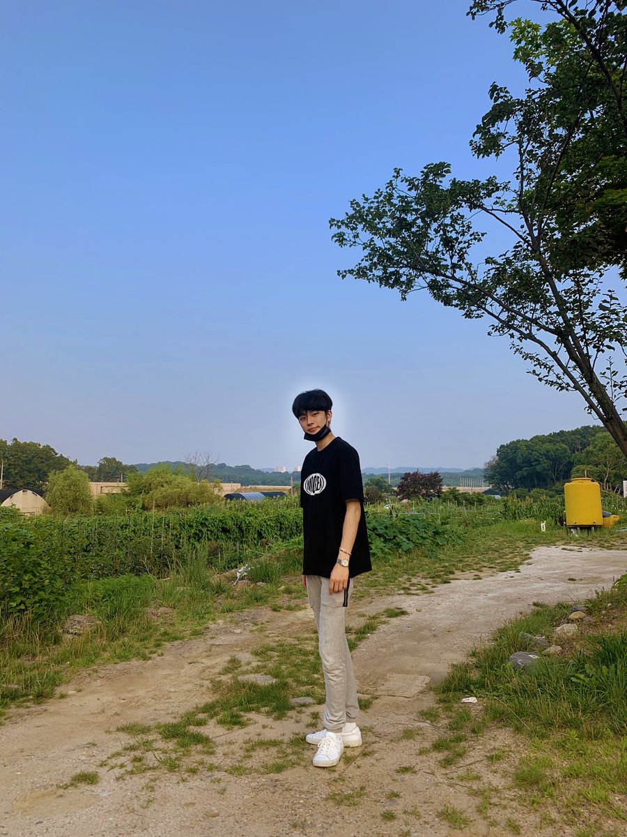 LinHoAesthetic's tweet photo. Nature ☀🍀🌿💚💛

#라이관린 #유선호 #laikuanlin #yooseonho #linho #หลินโฮ https://t.co/ljKoqMVVEX