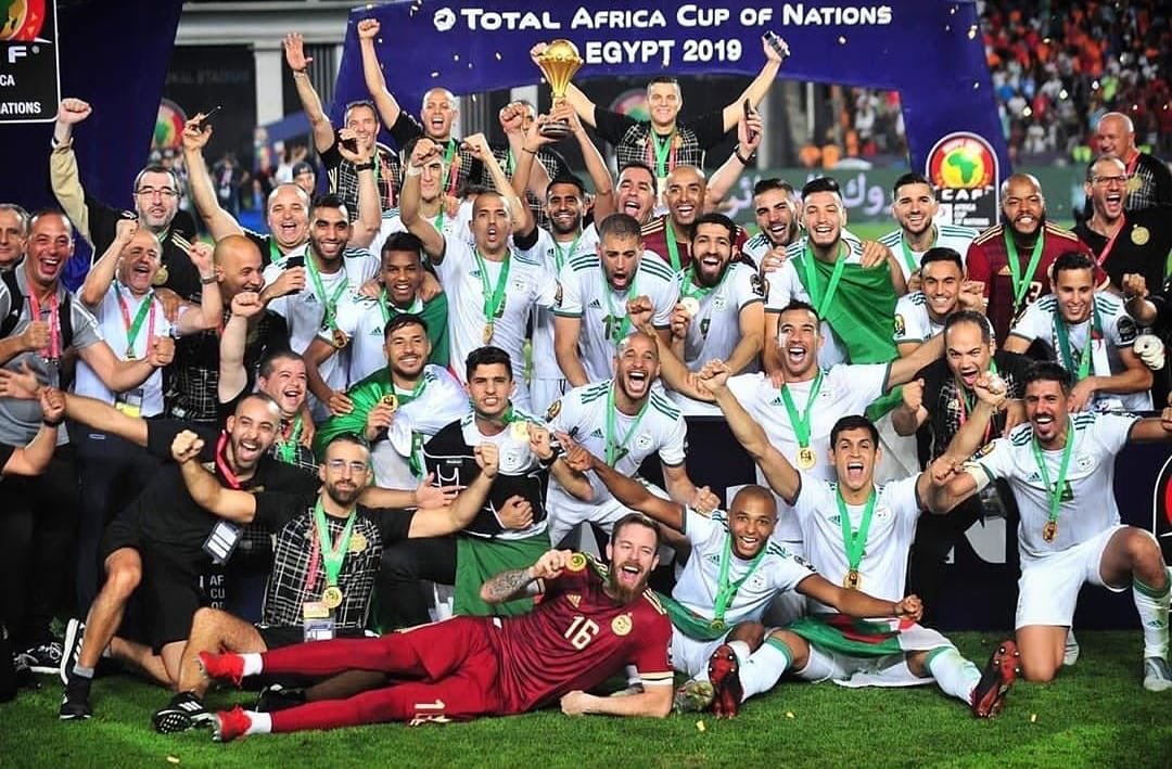 AndyDelort9's tweet photo. Le moment présent est vite passé, c’est le souvenir qui dure. 
Déjà 1 an 🇩🇿 
#LesVerts⭐⭐ #TeamDZ #LesFennecs #123VivaLAlgerie https://t.co/WGoV3mJ55Z