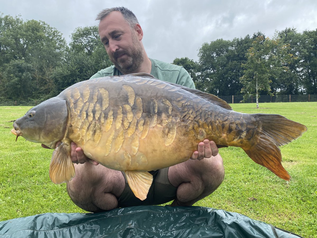 simonpearson8's tweet photo. Off to a flying start with this low 30 on the opening of the new avenue season. @MainlineBaits essential Cell single smothered in smart liquid #essentialcell #smartliquid https://t.co/MWKROS7UBQ