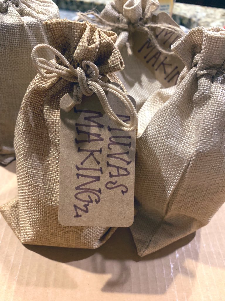 MuvasMakingz's tweet photo. @godessxlex Hello! We’re new to Twitter! Looking to gain an audience. 

Blackmade skincare products. 

Check us out! https://t.co/QFtJrVMu78