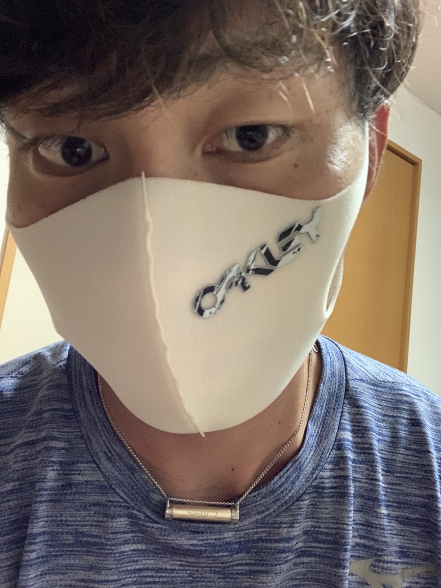 yuuki_tj_1109's tweet photo. オークリーマスクゲッチュ😷🔥!
#Oakley
#essentialfacemask https://t.co/ZqnQQia5Mu