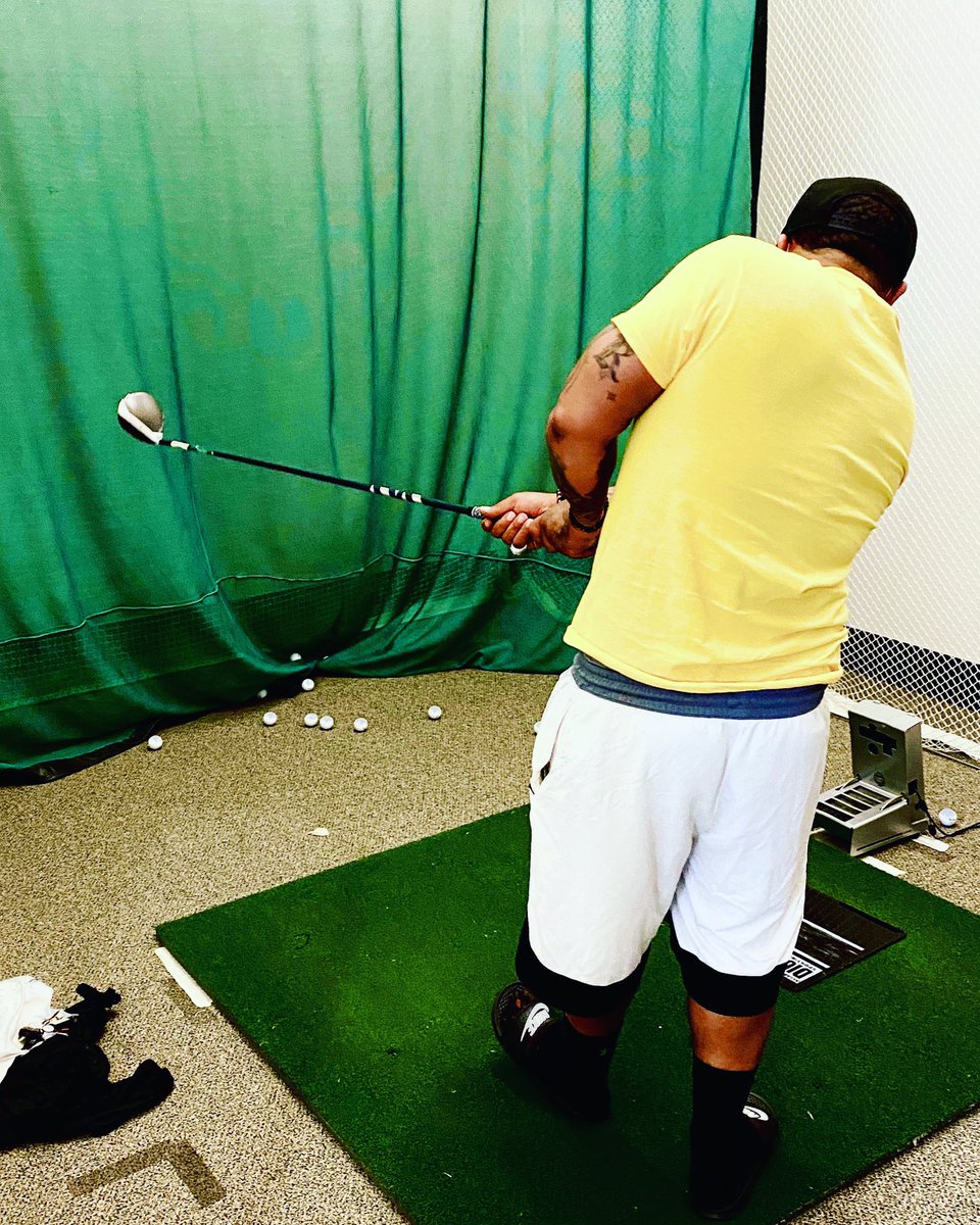 Imjusclay's tweet photo. @PGATOUR holla at me 🤷🏽‍♂️😂😂 #scorin https://t.co/zmCSKlPxxV