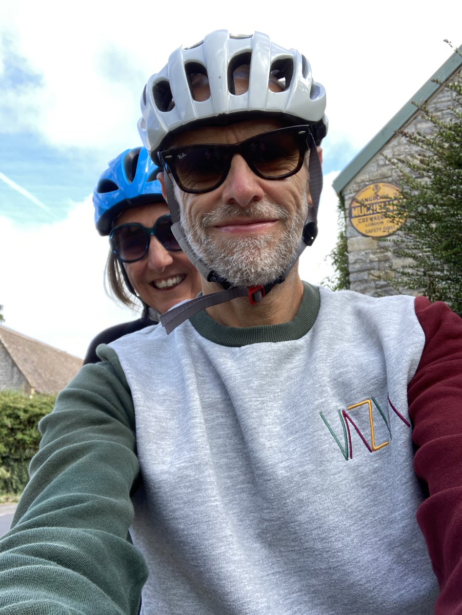 SightBite's tweet photo. Back on the #tandem - check out the sign, decided against London (132 miles) and opted for #Langport (2 miles) for coffee and cake! 

Thanks again to @CharlottesTand for the loan - we are loving the #claudbutler .

#blindstoker
#retinitispigmentosa 
#cycling 
#Somerset https://t.co/4pyRuIbW5Y