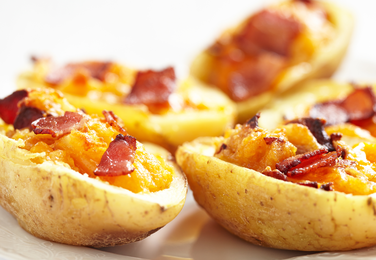 myLondis's tweet image. Potato skins have reached a new level of TASTY! 🙌

🔪 Cut your potatoes in half &amp;amp; bake
🥄 Scoop out the middle
🥓 Layer some cheese and add bacon
🧑‍🍳 Back in the oven for 5 more minutes!

Voila! You’re welcome. #bakeyourown
