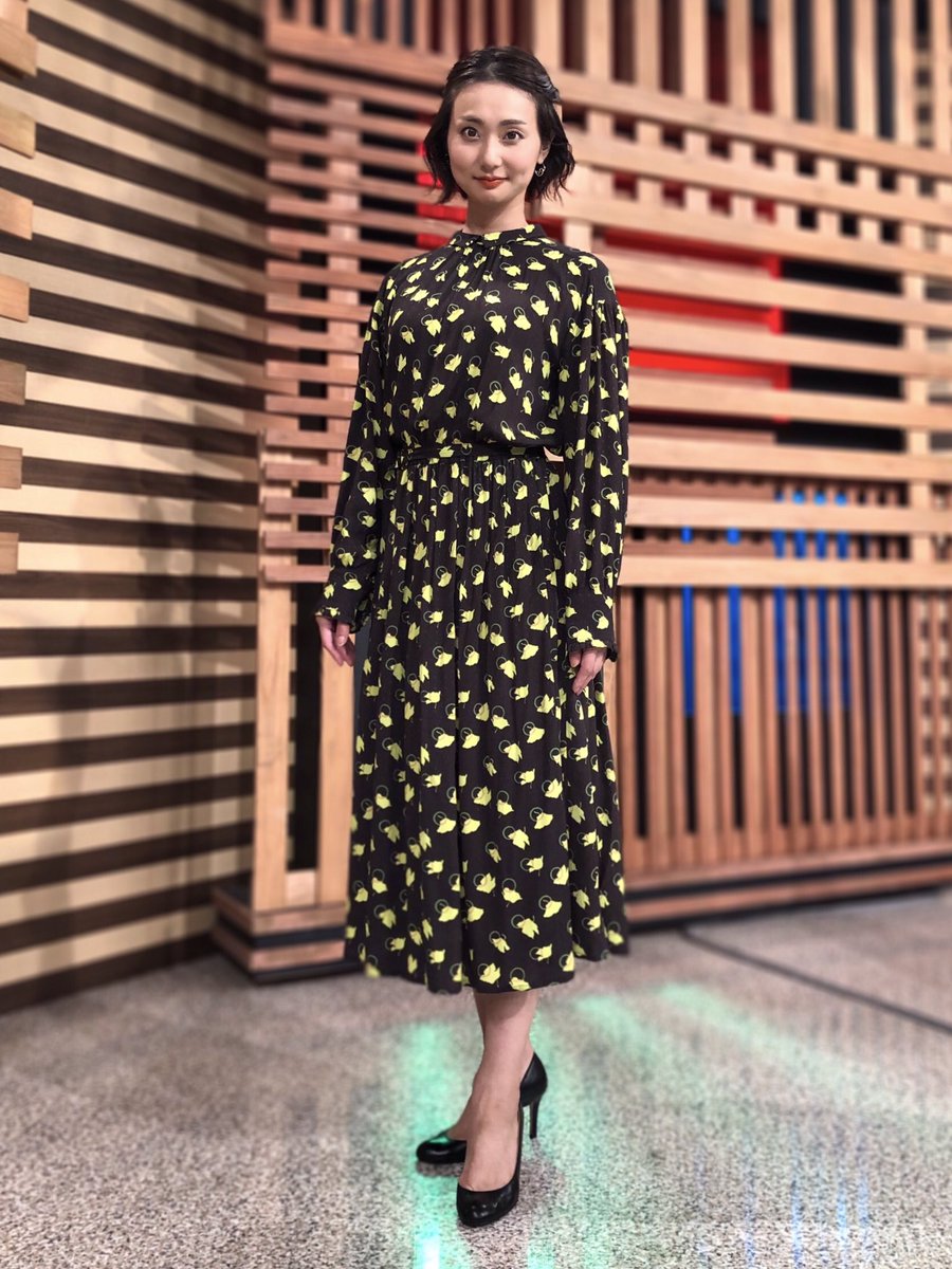 RisaKato's tweet image. 今回の本間アナの衣装は…

#Respec のワンピース
@cujacu_Jewelry のピアス

でした。
どちらも素敵でした🥰