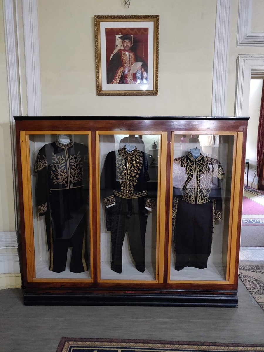 The best part of the Museum was actually being in the room of the great Emporer. I learnt that he was very short based on his bed size. so there is hope for you  @Smalzz_ 