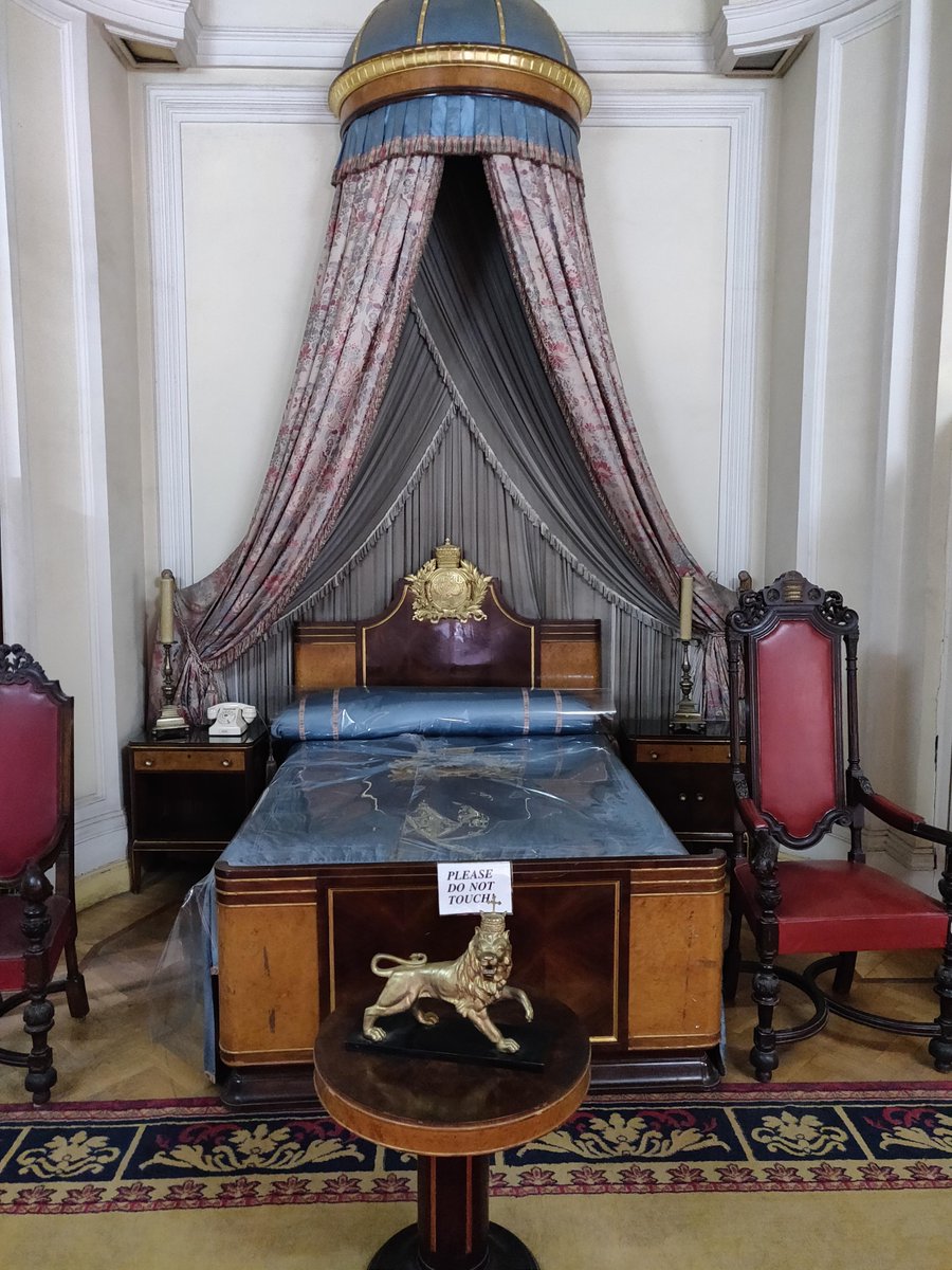 The best part of the Museum was actually being in the room of the great Emporer. I learnt that he was very short based on his bed size. so there is hope for you  @Smalzz_ 