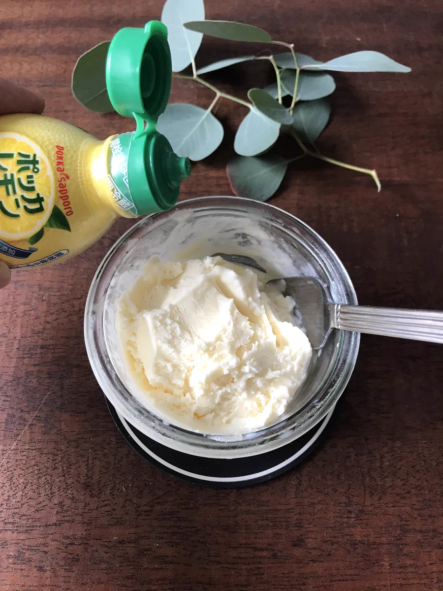 バニラアイスにレモン汁をかけると？夏にピッタリの爽やかな味！
