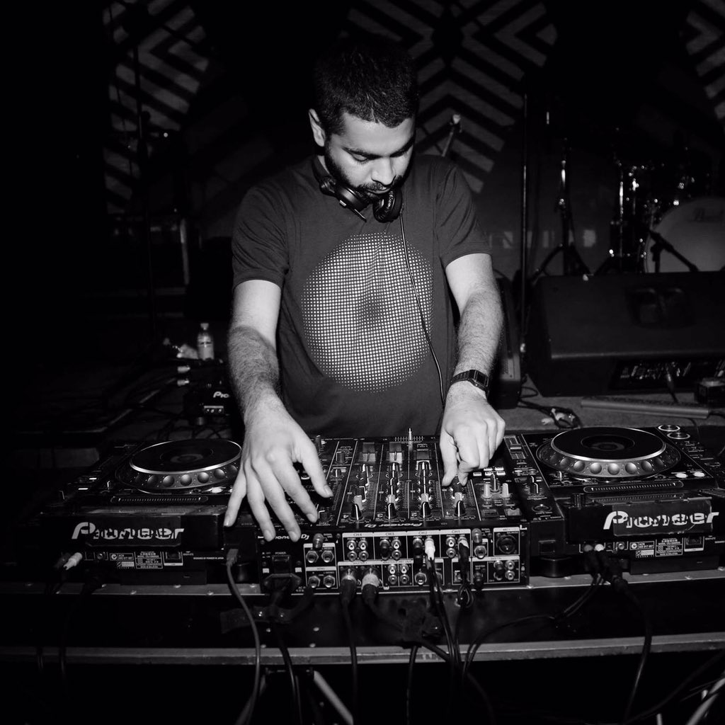 boxoutfm's tweet photo. Welcoming a brand new show Rhythm Ritual by Rafiki on https://t.co/HdVMtTrSgB 
#RhythmRitual is an exploration into the mind &amp; sonic feed of Rafiki with a heavy focus on new &amp; soulful dance music from India &amp; across the globe. Tune in at 6pm IST or at 1am IST. #boxoutfmshows https://t.co/kKPft7RJYm