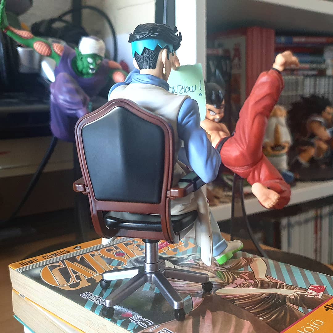Osan0's tweet photo. Rohan Kishibe dándolo todo en esta figura sujeta notas (memo holder) de Di Molto Bene. #atope #rohankishibe #jojoforever #diamondisunbreakable #heavensdoor #jojosbizarreadventure #hirohikoaraki
Figuron de aniversario que me ha regalado @SoulCasiopea :) https://t.co/kSs3Yb9Tr4