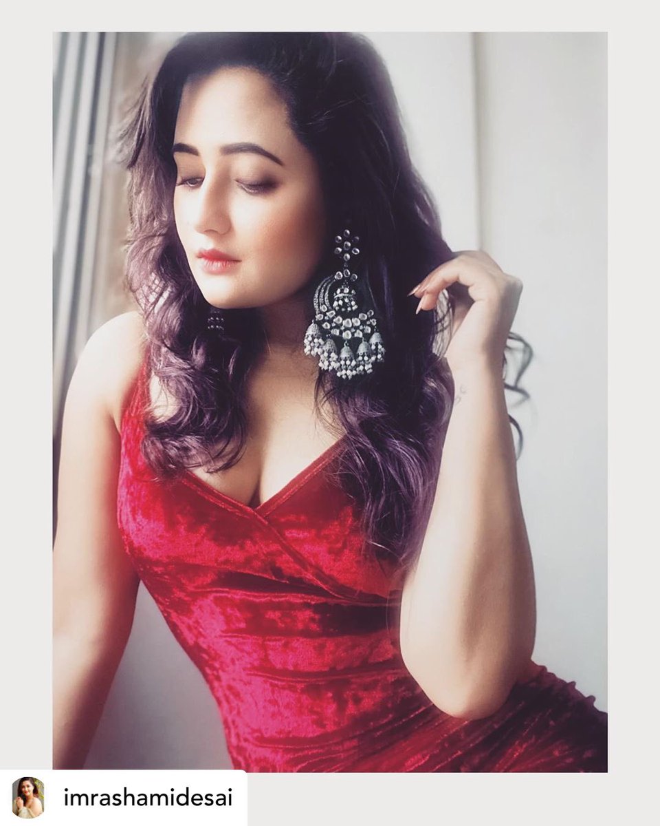 I’m born to express, not to impress. #ShalakhaReturns