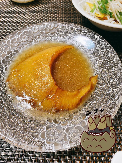 義実家のおばあちゃんが送って下さった特上フカヒレを旦那が焼いた?
庶民には珍しいお味…美味しゅうございます:( ˶ ᷇࿀ ᷆˶ ): 