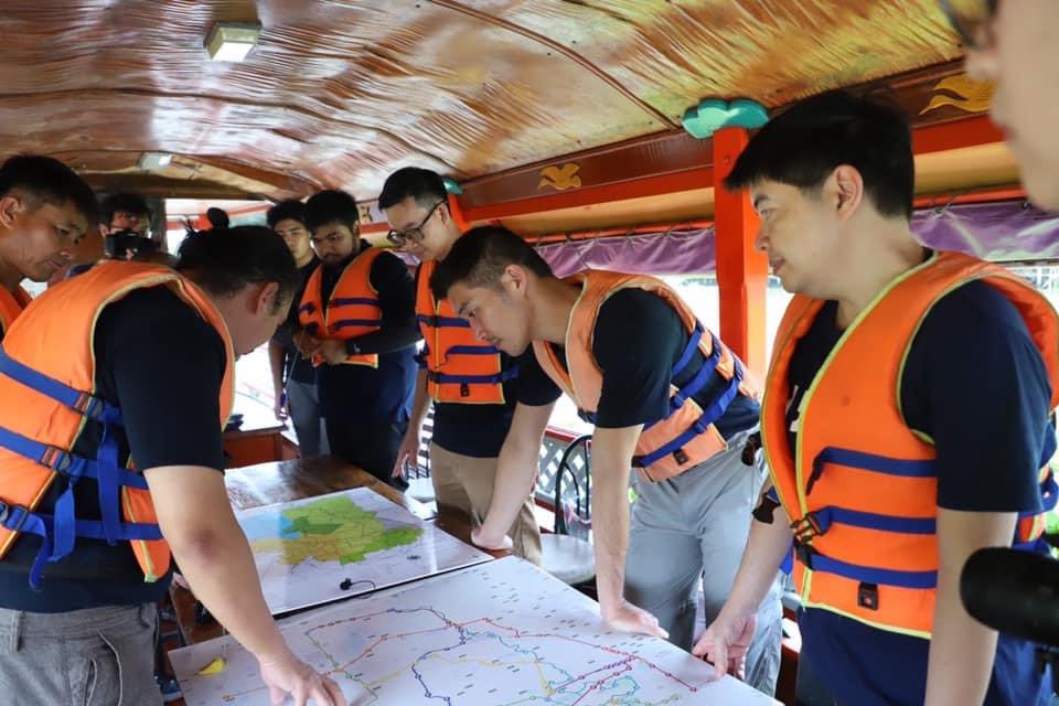 Thanathorn_FWP's tweet photo. ��าพบปะพี่น้องนครปฐมเพื่อรับฟังปัญาหาและข้อเสนอเชิงนโยบาย การเมืองท้องถิ่น จะเป็นผู้กำหนดและออกแบบว่าภาษีที่ประชาชนในพื้นที่จ่ายไป จะถูกใช้พัฒนาท้องถิ่นอย่างไร การเปลี่ยนประเทศไทย เริ่มได้ที่บ้านเรา ดังนั้นจึงอยากให้ทุกคนให้ความสําคัญกับการเลือกตั้งท้องถิ่น
https://t.co/QcdACUfnvY https://t.co/l0BLoCXTdo