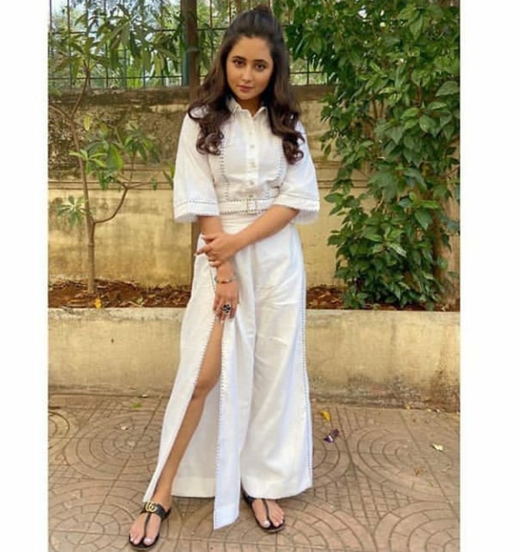 “A girl should be two things: classy and fabulous.”And you are both Rashami (・∀・) #ShalakhaReturns