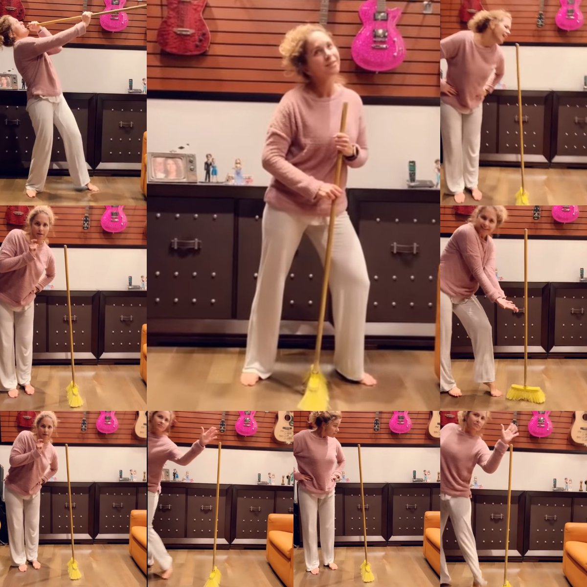 maisinhalucerin's tweet photo. Acordar já rindo com o bom humor da sua artista, não tem preço 😂😂😂👯🧹.  @LuceroMexico  tú é de mais 😄❤️😍😍.
#broomchallenge 
#Lucerinho
#AMelhor https://t.co/uFJ7mtURcT
