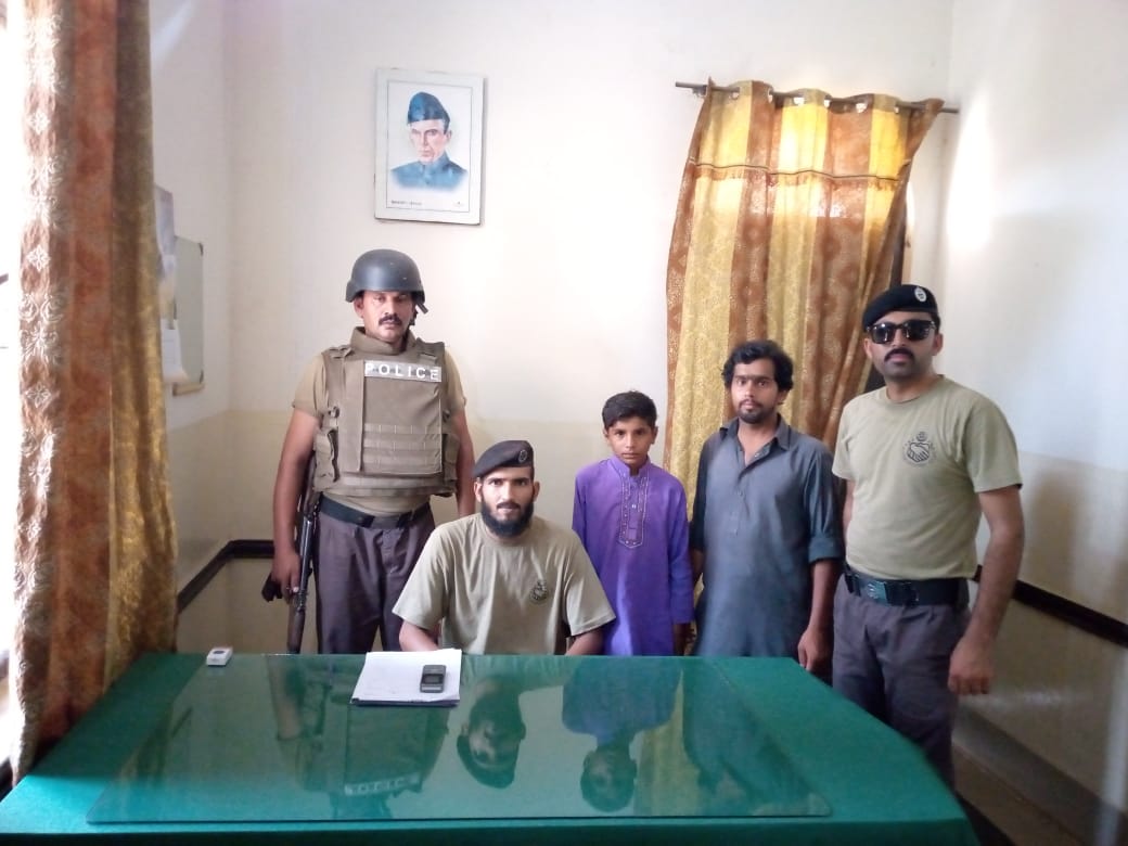 PhpFsd's tweet photo. Good work done by PHP Post 773 Adda Bihar Shah, Distt T. T. singh.
Lost child was reunited with family
PHP found a child who was left behind and separated from his family. Patrolling team did hectic effort and  locate the parents. 
#SSP #FarooqAhmadHundal 
#LostFoundChild https://t.co/vdAJJJZZph