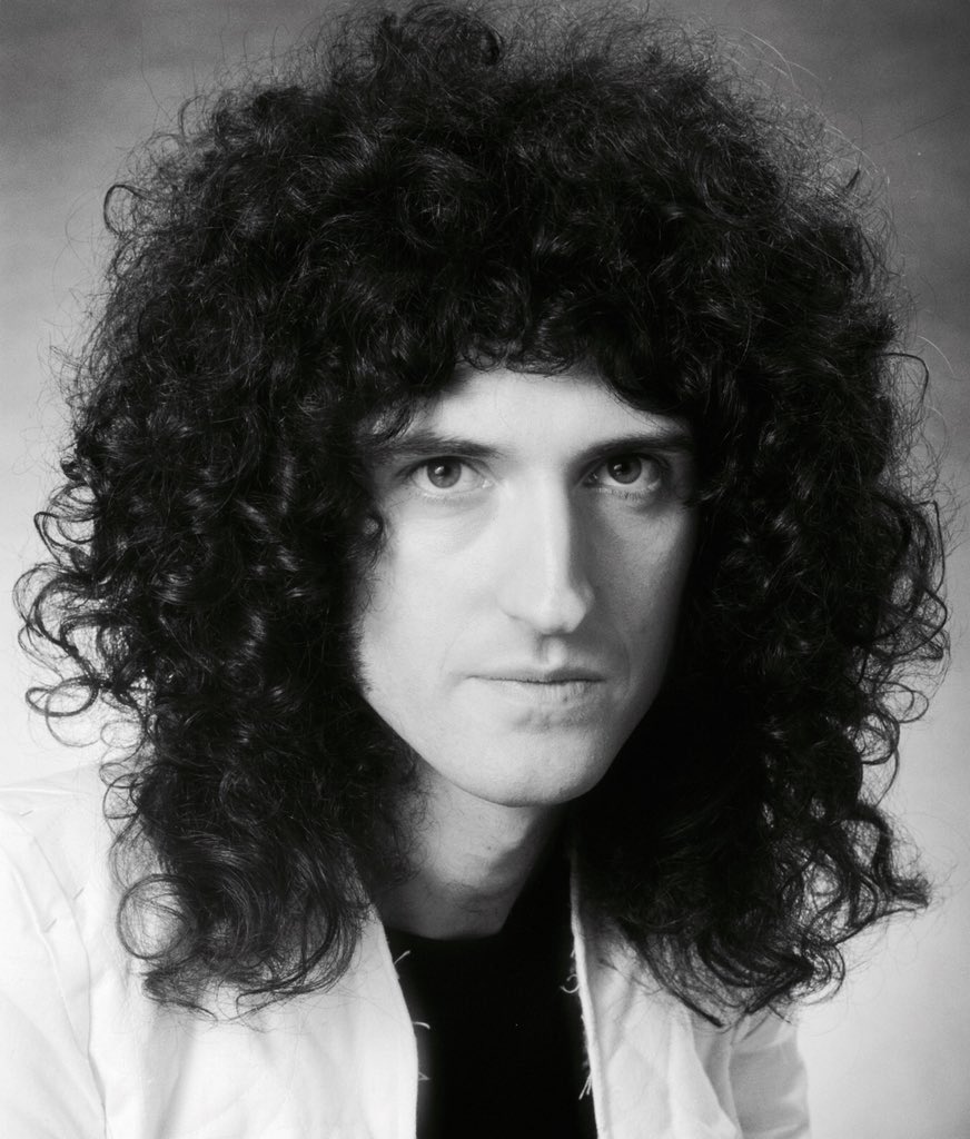 retrochenta's tweet photo. Hoy cumple 73 años Brian May, el legendario guitarrista de “Queen”. https://t.co/njB3KRHt4f