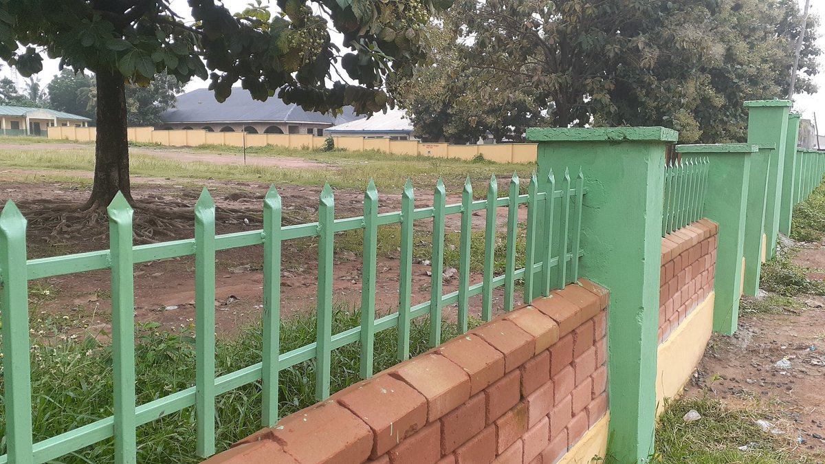 tosinsammy_s's tweet photo. The govt of Dr @kfayemi has built/constructed and renovated over 500 structures in both primary and secondary across the state. 
Kudos🔩👏
#Restoringourvalues 
#Jkfmeansbusiness https://t.co/DXfrrcscw6