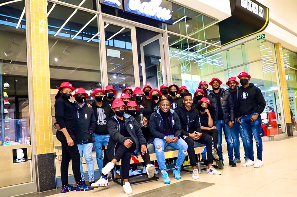 VusiThembekwayo's tweet photo. From doing his own deliveries in a Corsa bakkie to opening his NINTH STORE yesterday. 

So proud of this lad. These are entrepreneurs that need our support. 

1st image: I bought a pair &amp; @theo_baloyi01 made the delivery himself. 

2nd image: ... well you get the point! https://t.co/212RU2IZUj