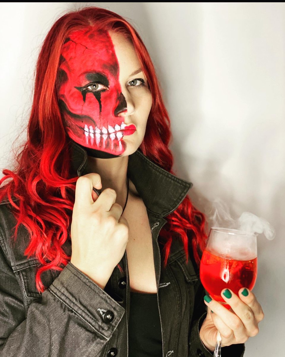 The drink is not the only thing smoking in this pic. You slay girl <a href="/amybishhhh/">amy 🌿</a> 🖤🤍❤️