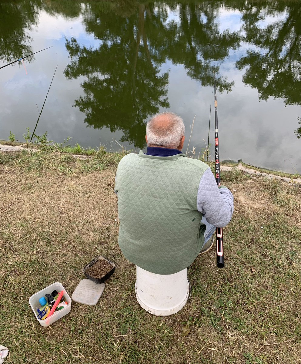 alibenbournane's tweet photo. à #Wavrin les pêcheurs ont dû changer leurs habitudes en raison de la sécheresse @F3nord reportage ce soir à 19h JT @simondcolaone 📺@AngeliqueSouche #hautsdefrance https://t.co/ETnfd3Ba0w