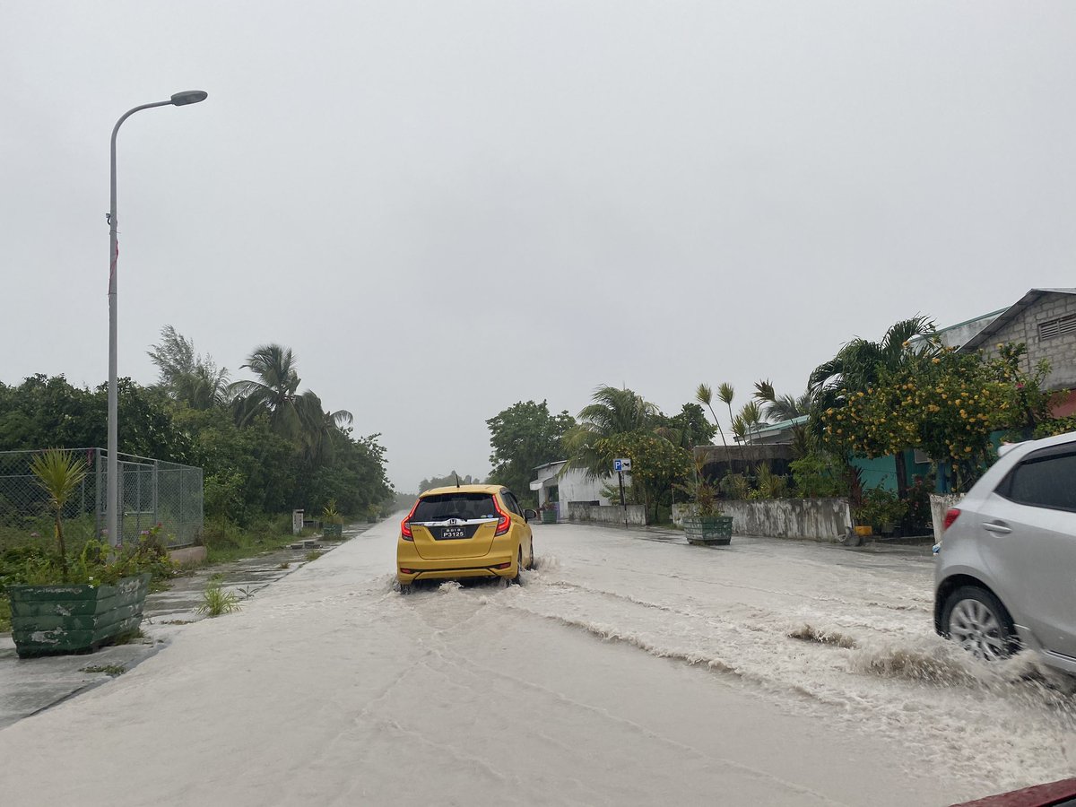noonuha's tweet photo. Hithadhoo, Addu City
19.07.2020
The second most populous city in Maldives. Tar road on which millions were spent, floods every single time it rains heavily. What do we call this? Poor planning, misuse of funds or simply ignorance from authorities?

Mi nun gothah hama neh afinnah? https://t.co/kpu1F8DbnY