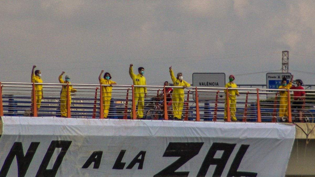 Ahir Samarucdigital va presenciar com a activistes del <a href="/BarracaForn/">Forn De Barraca</a> i <a href="/AEAgro/">AccióEcologista Agró</a> desplegaren una pancarta  amb el lema "Recuperem l'Horta, No a la ZAL". Concretament, en l'últim pont del Riu Túria, ubicat en la zona entre Natzaret i La Punta.
samarucdigital.com/article/recupe…