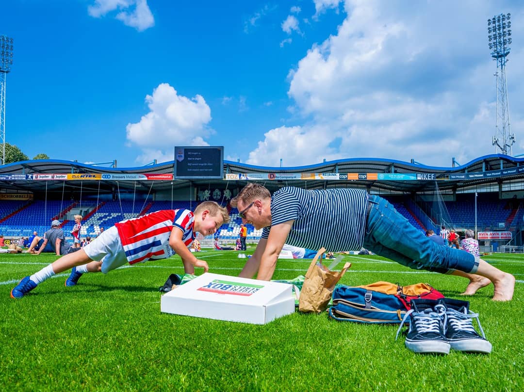 FanexperienceNL's tweet photo. How was your weekend?!
@WillemII fans had a great one, they could #pitchnick in their stadium. What a great way for fans to enjoy such an experience. https://t.co/3wd9LC9R9D