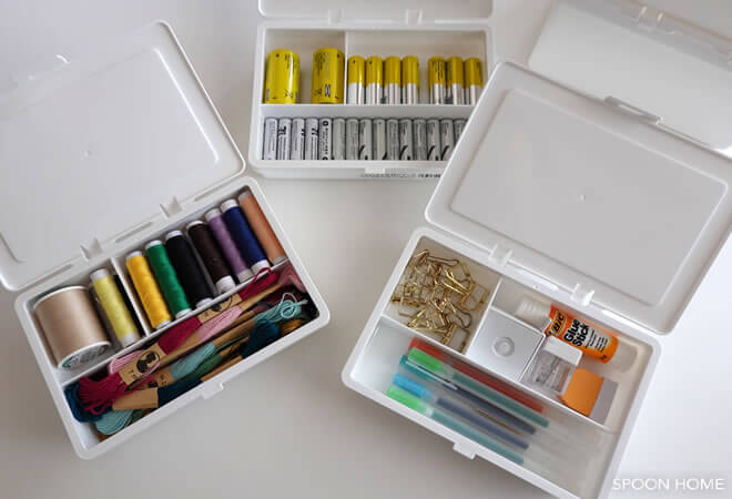 clipnotebook's tweet photo. サナダ精工さんの「フタがとまるケース」の新作も出てました！

今回は仕切り付き。電池の収納に便利！ https://t.co/nArlNoTpIt