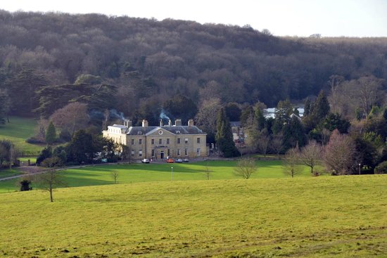 BritBeerBreaks's tweet image. Where Brighton meets the South Downs, Stanmer Park
 is a worthy spot in our launch destination to celebrate #LoveParks Week. A swathe of open fields and woodland walks, it's a rare example of an 18th century designed landscape. @StanmerHouse at its centre was briefly a pub