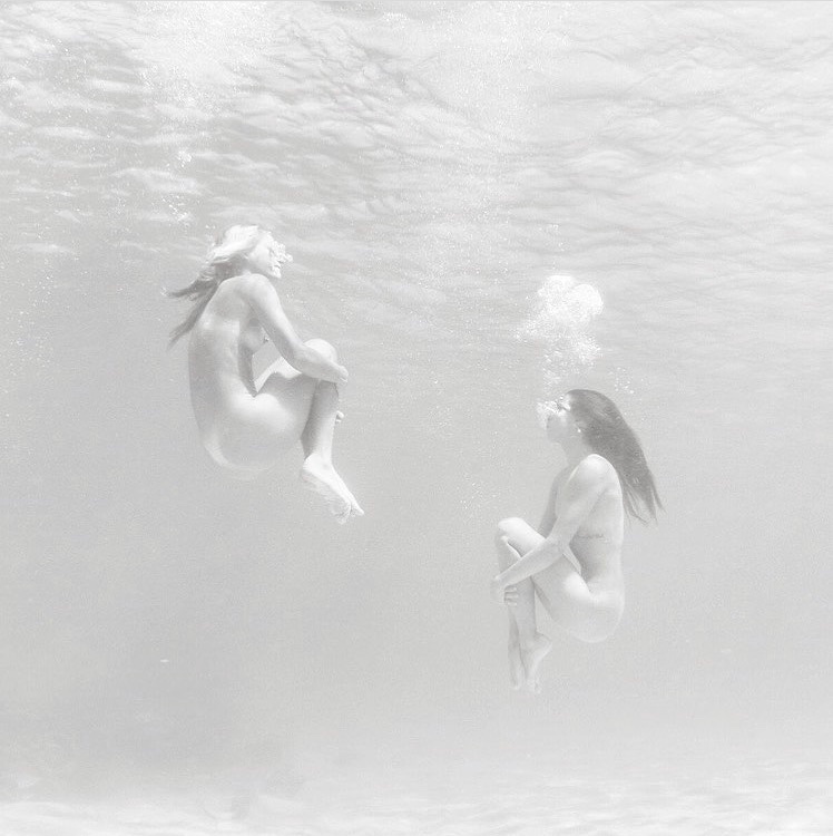 jennaphoenix's tweet photo. Some recent underwater work with the incredible Photographer/Mermaid Lauren Trickett 🧜🏼‍♀️ #underwaterphotography #margaretriver #surfing #surf #Mermaid #ocean #photography #summer https://t.co/h2EhvLqZSF