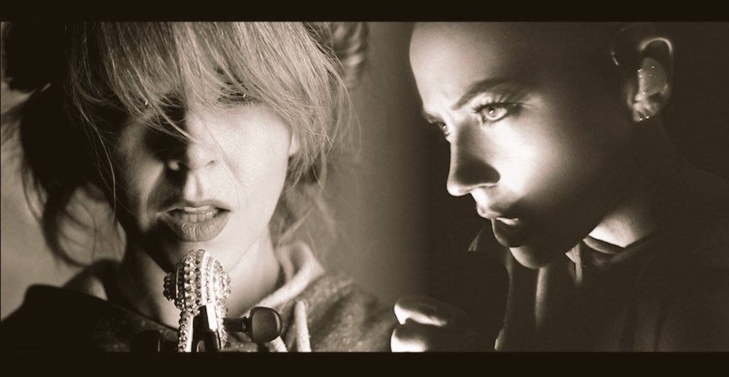 Dynamosindy1's tweet photo. @LindseyStirling @thatgirlbishop please put your string session for jekyll & hyde on spotify🙏 I need it on my playlist💖 awesome work girls👌 who else needs thus collaboration on there spotify playlist? Tag lindsey please🤗 #stringsession #jekyllandhyde https://t.co/xFmRYFCy9C