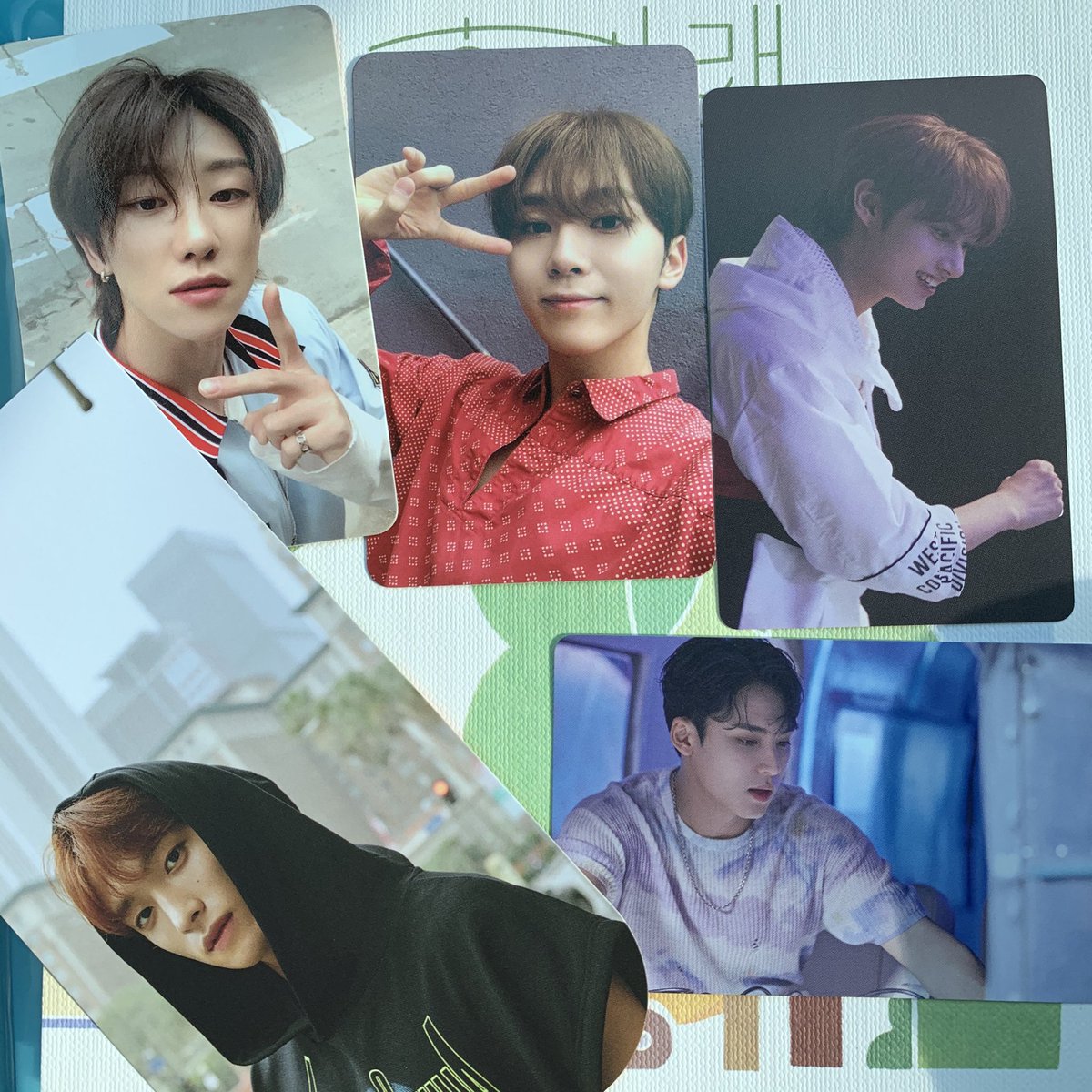soon____0615's tweet photo. SEVENTEEN ヘンガレ

HANA
譲 1枚目
※ミンギュとジュンはHMVトレカです

NET
譲 2枚目

求 ホシウジ

🩰郵送希望です🥺🙏🏻 https://t.co/T36oDAfNNB