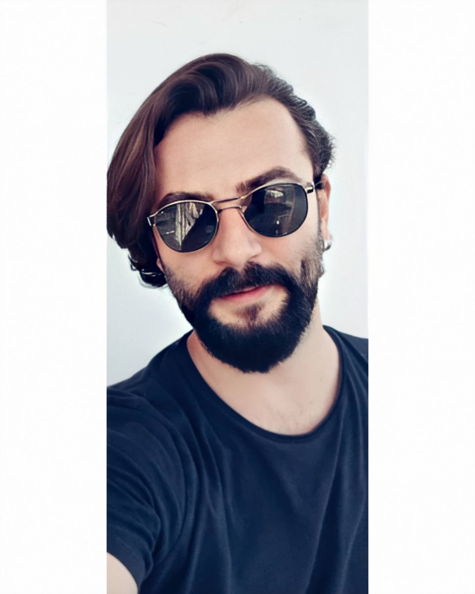 reymiredustu's tweet photo. Özel gün paylaşımları da olmasa yüzünü göremeyeceğiz beyefendinin 🥺 ❤

#gökberkdemirci https://t.co/OI4lLOCJMG