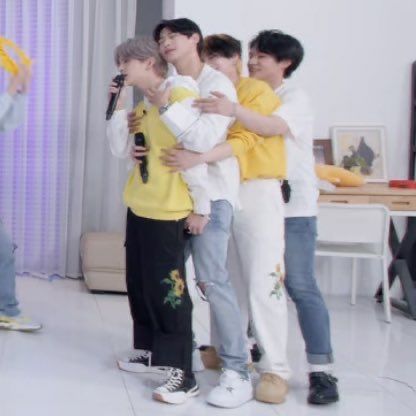 ᵗⁱⁿʸ ᴊᴜɴɢ sᴜʙɪɴ ( ´•̥-•̥` )