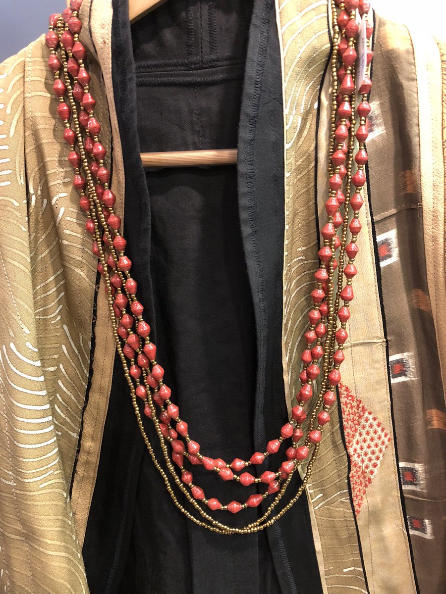 Winter tones. Elizabeth necklace created by hand in Uganda. Photo at Late September. 

#africanstyle #africanjewelry #uganda #africa #artisan #madebyhand #selfsufficient #empowerment #socialenterprise #afribeads #paperbeads #handcrafted