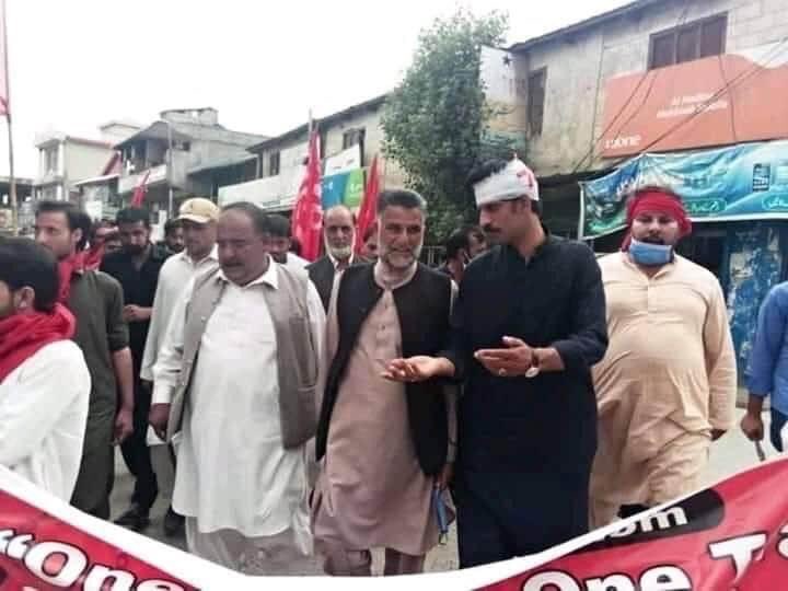 JKPNP3's tweet photo. We strongly condemn the brutal attack of #JKPP on freedom lovers. Non can suppress our voice , we are speaking loud &amp; clear: we want #IndependentJk #No_India #No_Pak #IndependentJammuKashmir as we were even before the birth of both India &amp; Pakistan #StandWithPNA #JKPNP https://t.co/iuGJvhVuFQ