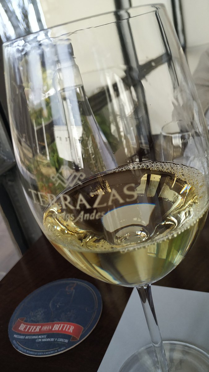 PerezDel2000's tweet photo. Almuerzo en #terrazasdelosandes.
Excelente experiencia.
Vinos y atención de primera.
@LujandeCuyo https://t.co/fLqxysxXTp