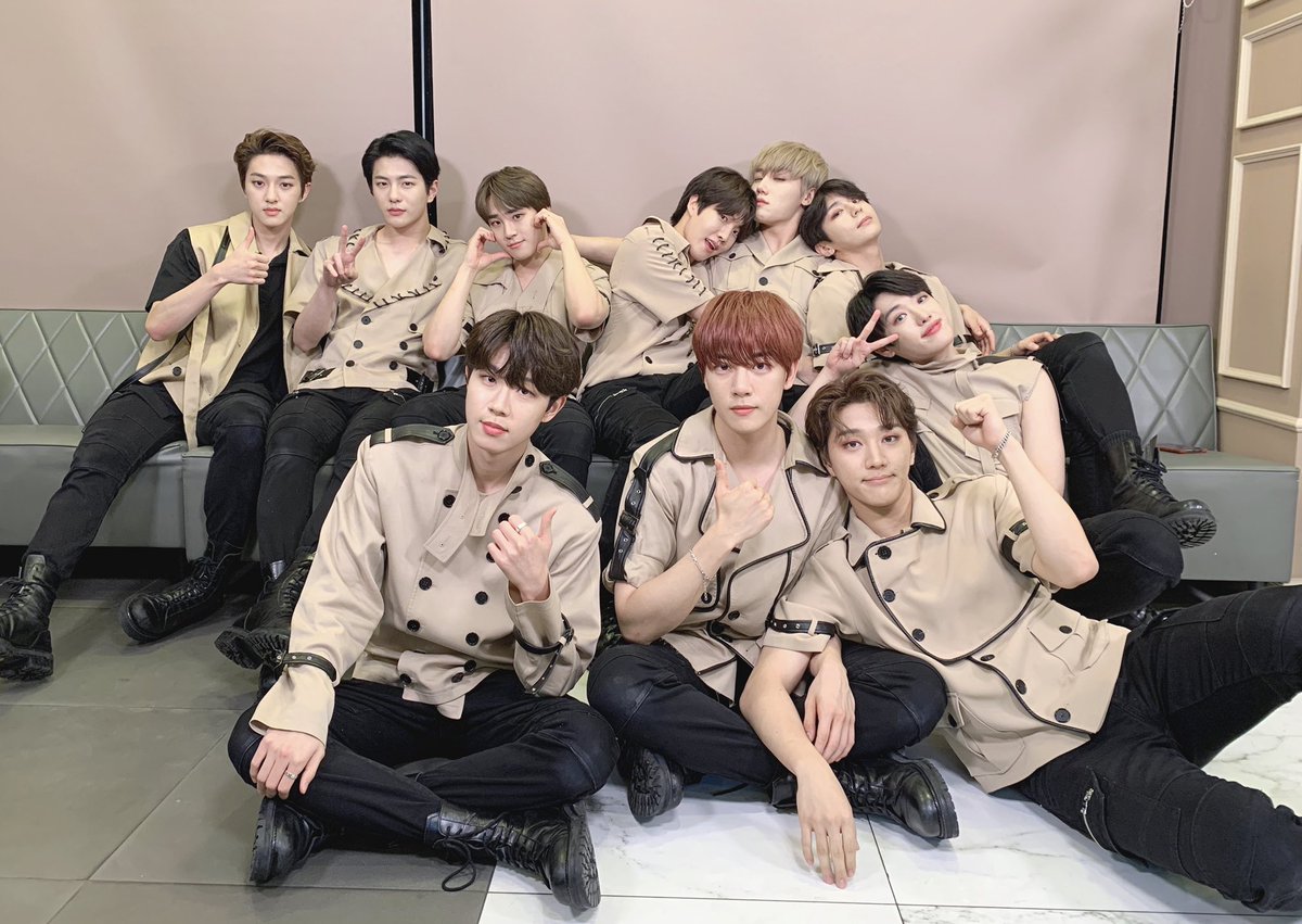 GoldenChild's tweet photo. [📸] 20.07.19 팬사인회를 마치고

골든차일드 단체로 치과 가봐야겠어요💦
매번 무대를 다 씹어먹어서(｡╯ᴗ╰)〜♡

#GoldenChild #골든차일드
#Take_A_Leap #ONE #Lucid_dream https://t.co/kTPBUrBYfJ