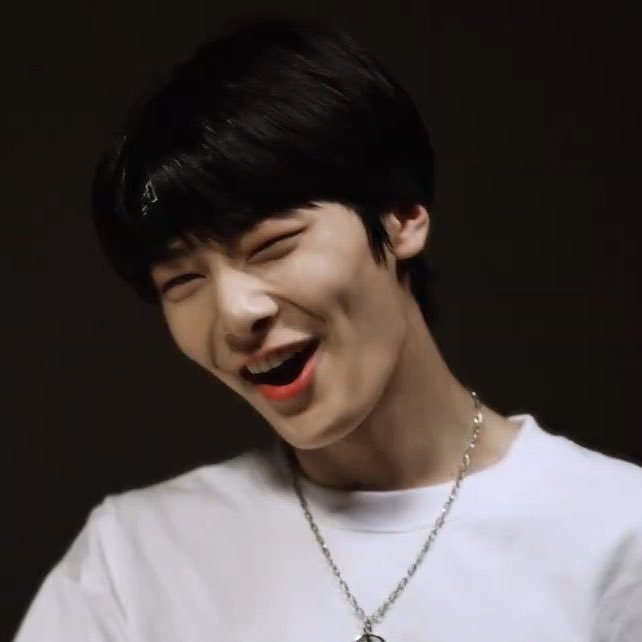im22wbu's tweet photo. yang jeongin’s duality from innie to I.N : a well needed and devastating thread https://t.co/v0cKObpRIe