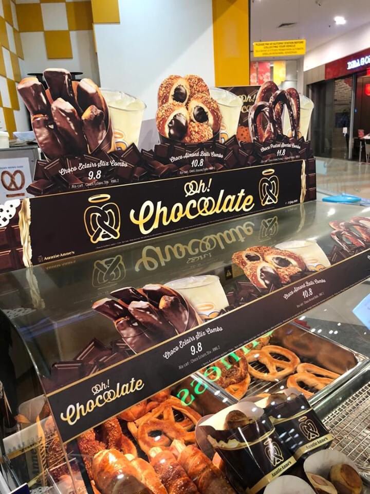 MalaysianFoods's tweet photo. Korang dah try belum Choco Almond Balls dari Auntie Anne's Malaysia ni? Dengar cerita sedap gilerrr!!

🍽 : Auntie Anne’s Malaysia
📍 : Semua Outlet
⏰ : Promosi sah sehingga 31 July 2020 https://t.co/XRf8jNqiv0