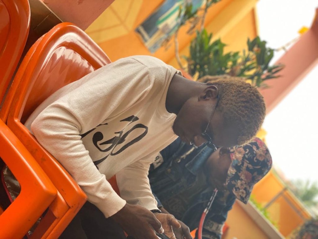 1972Syno's tweet photo. Certified ✅🎶🎧🌎💯
#Syno2dworld #Ikantohhangmajabo #RAWtheEP #HBDIkeOnyema #onlyfansbabe #onlyfansbabe #HBDIkeOnyema #KingNelson #TachaXOppo #PastorKumuyiSaid #entanglement #Slammiversary #borisbaby https://t.co/cmUPxVEfLI
