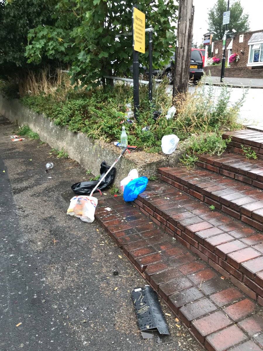 CanLager's tweet photo. 13 bags rubbish picked from GUC nr Hayes Bridge by two of our members today. Also a safe, suitcase, agent’s board, trolley bag etc @CanalRiverTrust @karanvir_D #jaskiran kaur chohan #kamaljit kaur nagpal https://t.co/bXojIL1EW1