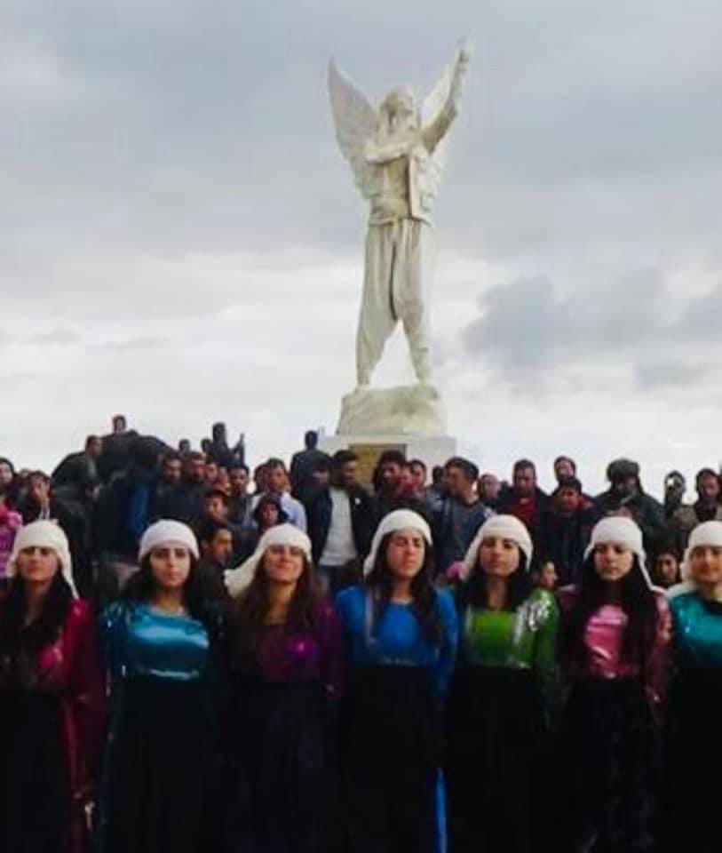 Muazzezorhn's tweet image. #ŞoreşaRojava li hemberî hovîtî, koletî û tarîtî ji bo hemû gelan hêviya azadiyê mezin kir. Lewra şoreşa 19ê Tîrmehê mizgîniya siberojeke ronak bû. Ji ber vê yekê, em di 8 emîn salvegera şoreşê de Şoreşa Rojava silav dikin.