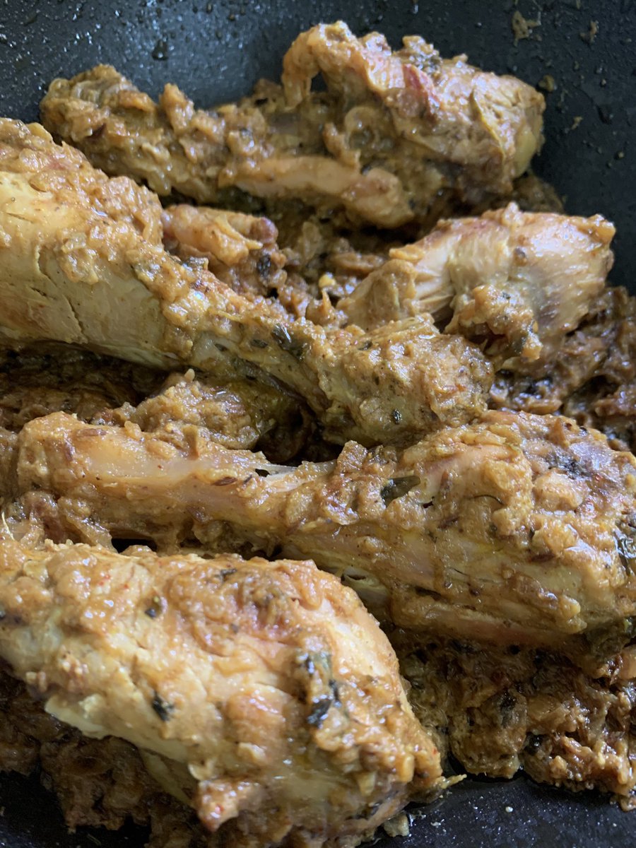 SampadaVaze's tweet photo. Todayโs lunch #dahichicken made by me. ๐ #sundaybinge https://t.co/FrjNHvoytd #notachef #quarantinecook https://t.co/lo2RO8aorc