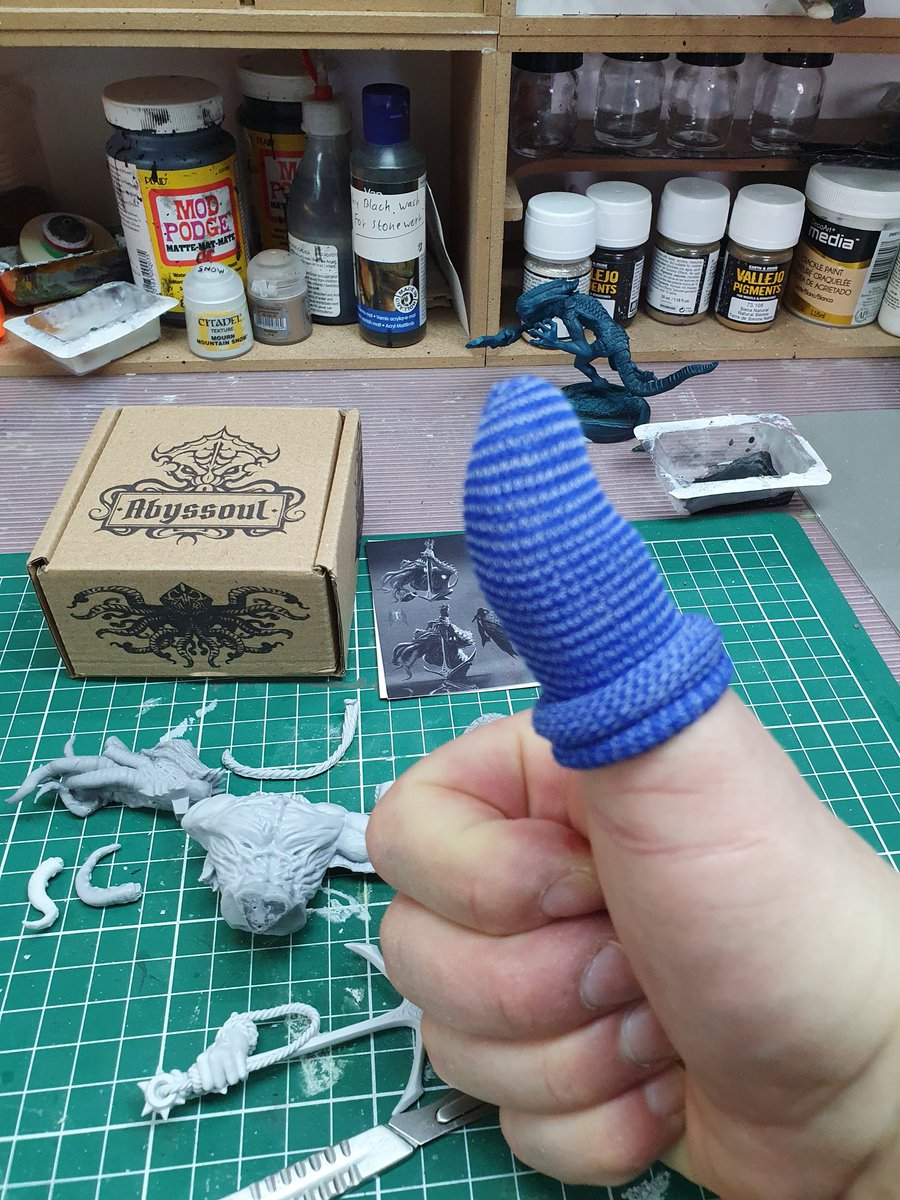 TheBaldGM's tweet photo. Ashram, the Ancient Priest has his first blood.
But don't worry, Just patch it up and go on.
HE WILL NOT GET ME DOWN
#miniatures #paintingminis #miniaturepainter #modelpainter #paintingminiatures #fantasy #citadel #ttrpg #rpg #dnd #reaperpaints #reapermini #scale75 #Vallejo @tBGM https://t.co/e4ZCDbXRWY